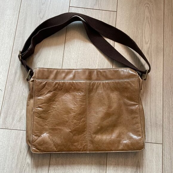 M. Julian Brown Leather Messenger Bag With Adjustable Strap & Multiple Pockets - Picture 3 of 12
